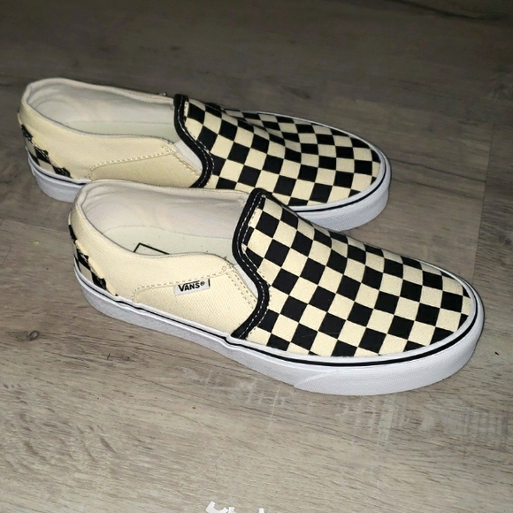 Vans black & off white sneakers. Size 6.5. Perfect conditions - Picture 3 of 7